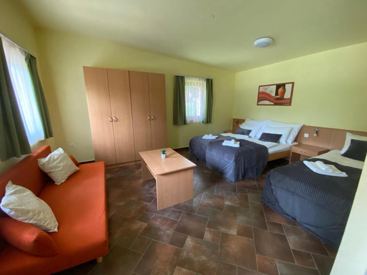 מטרפורד Matra Kemping Apartmanok מראה חיצוני תמונה