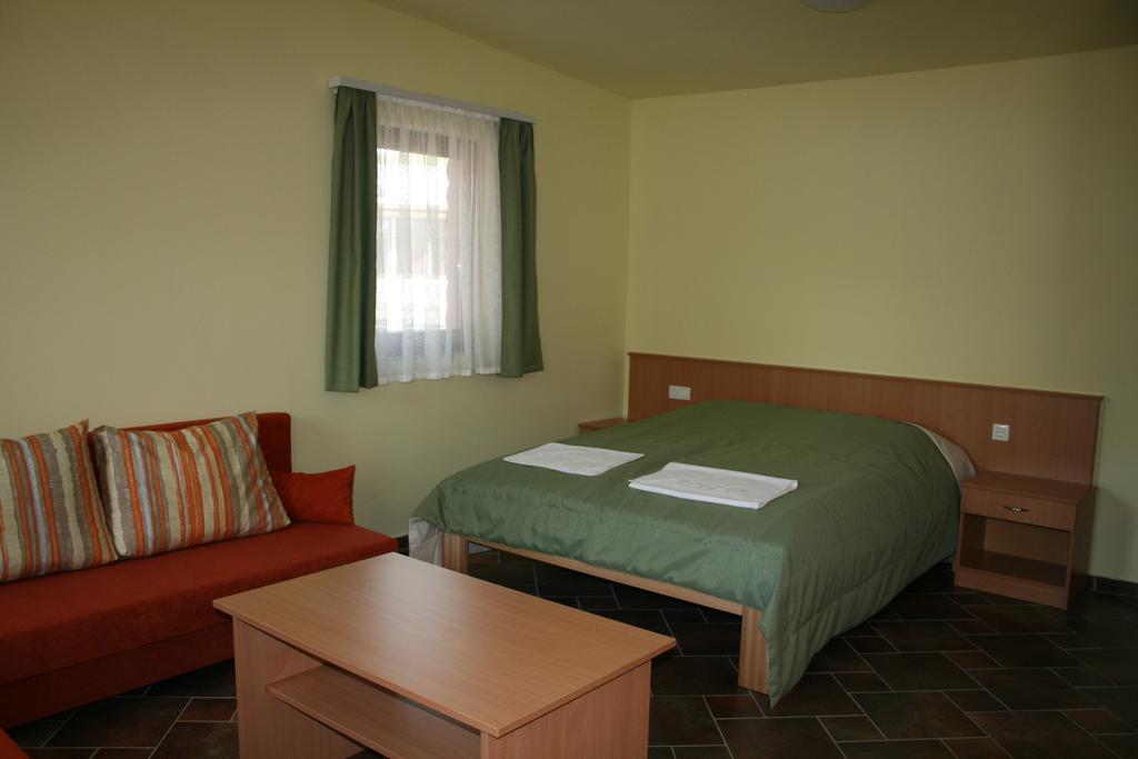מטרפורד Matra Kemping Apartmanok חדר תמונה