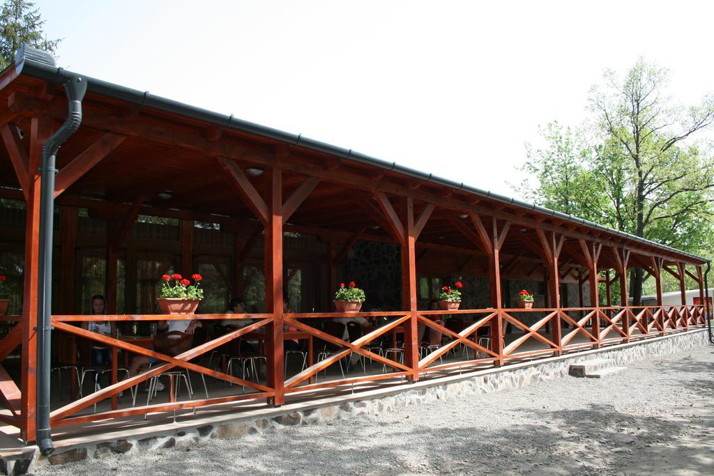 מטרפורד Matra Kemping Apartmanok מראה חיצוני תמונה
